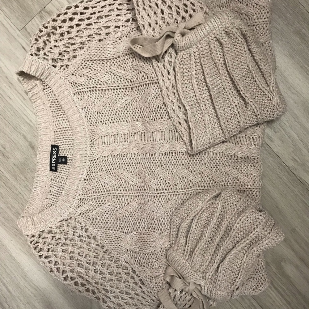 Express Sweater - Picture 2 of 3